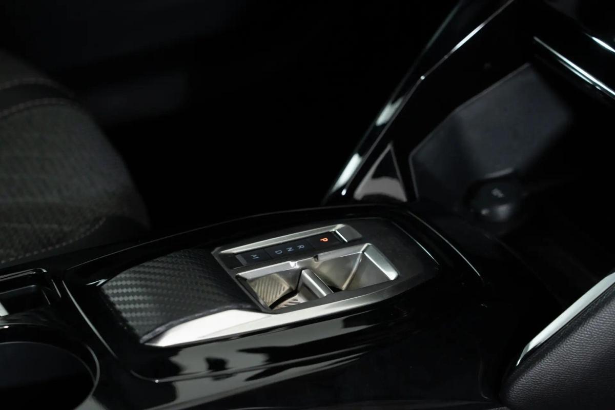 peugeot-2008-2024-gasolina-1199cc