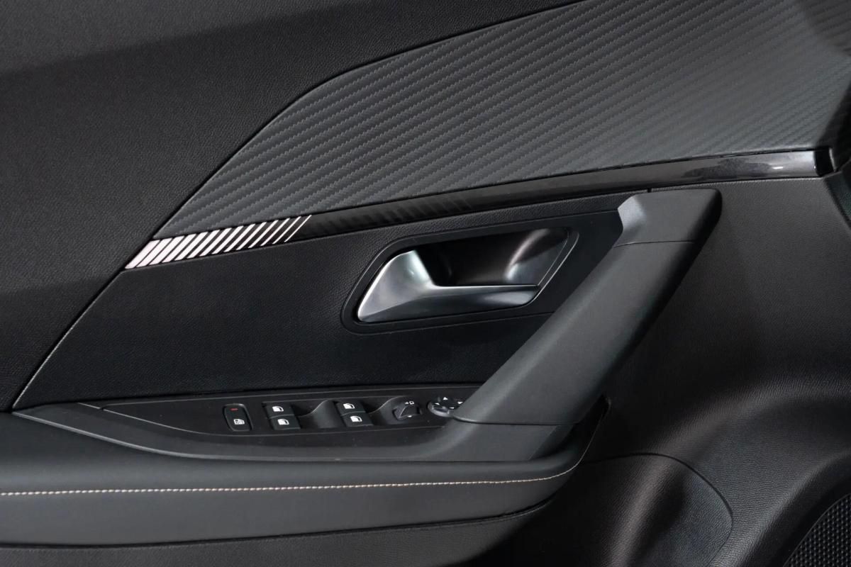 peugeot-2008-2024-gasolina-1199cc