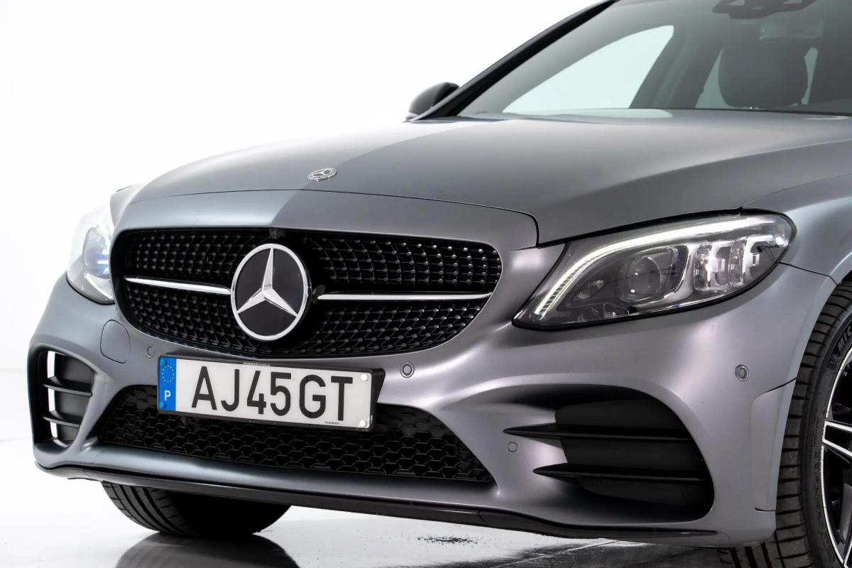 mercedes-benz-classe-c-c-300-e-2021-hibrido-a-gasolina-1991cc