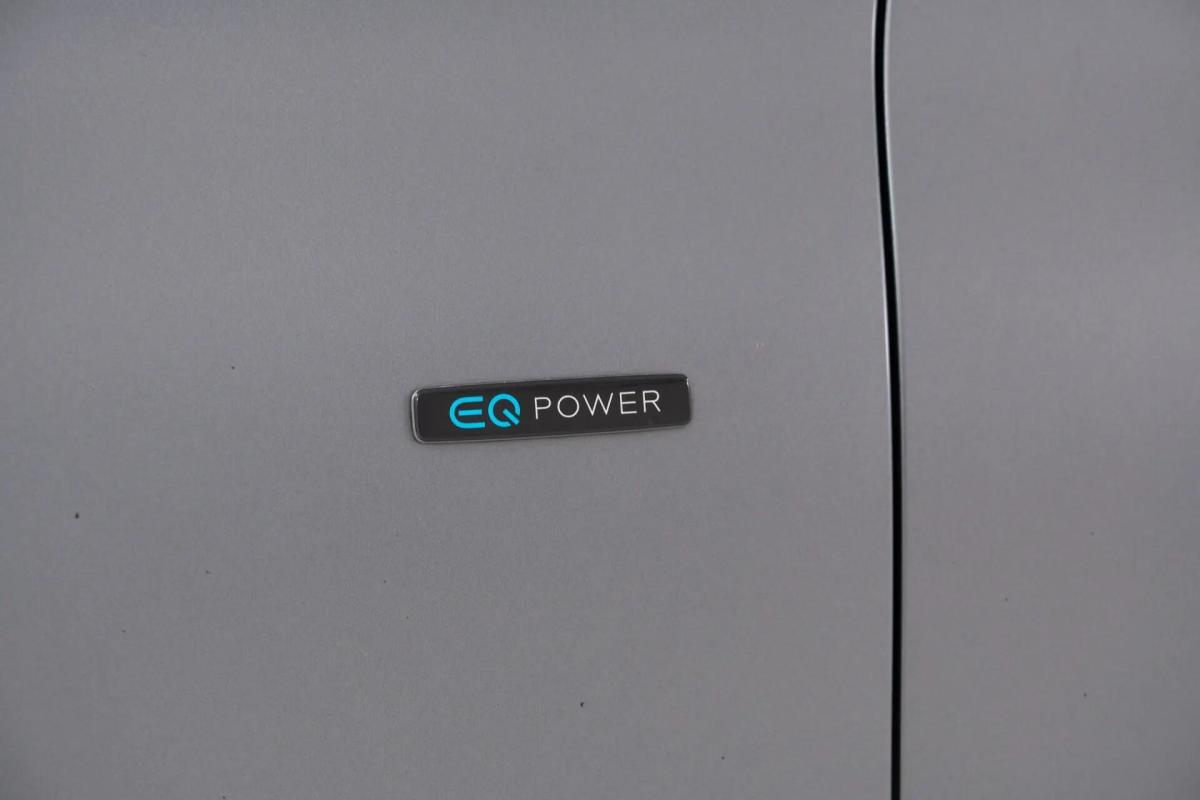mercedes-benz-classe-c-c-300-e-2021-hibrido-a-gasolina-1991cc