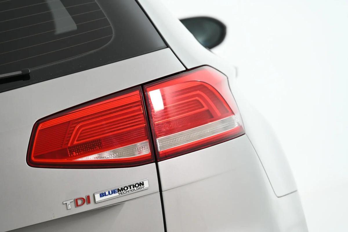 volkswagen-passat-variant-2016-diesel-1598cc