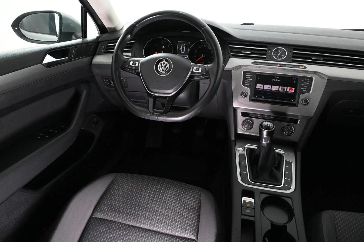 volkswagen-passat-variant-2016-diesel-1598cc