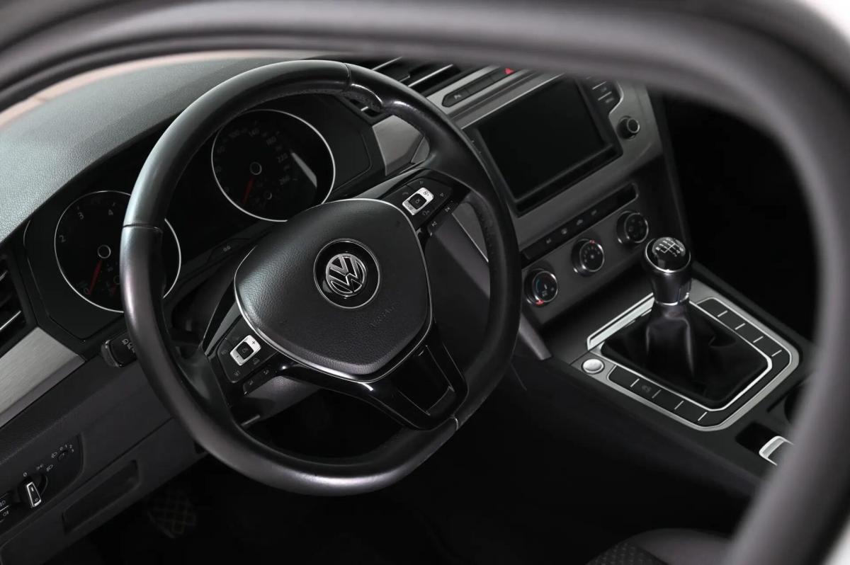 volkswagen-passat-variant-2016-diesel-1598cc