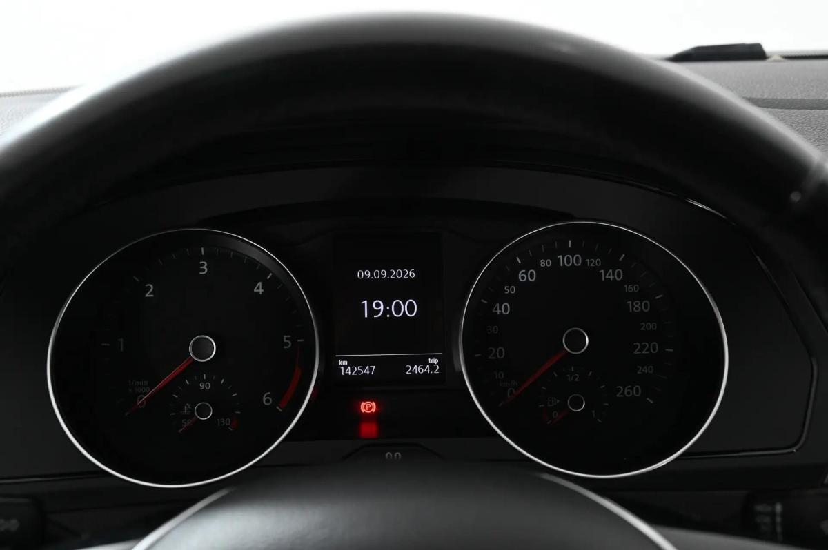 volkswagen-passat-variant-2016-diesel-1598cc