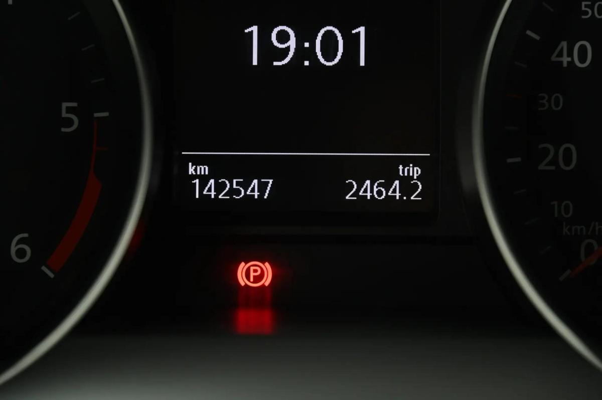 volkswagen-passat-variant-2016-diesel-1598cc
