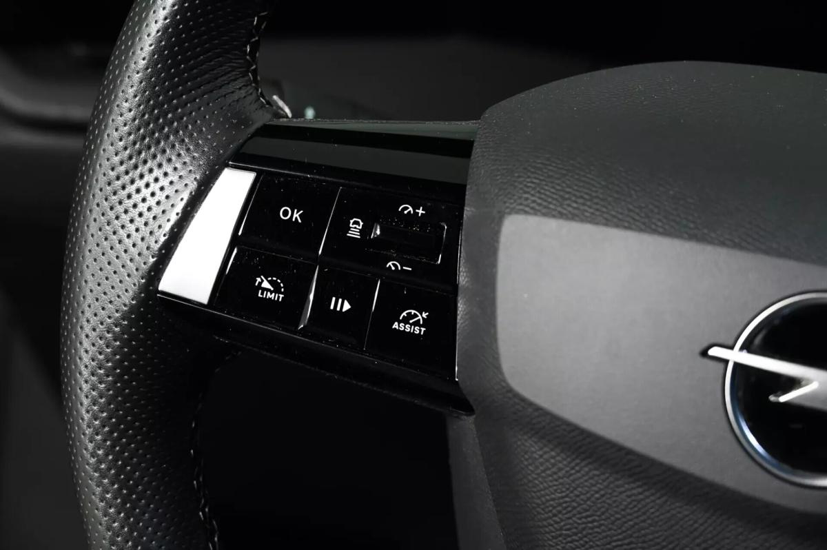 opel-astra-sport-tourer-2024-gasolina-1199cc