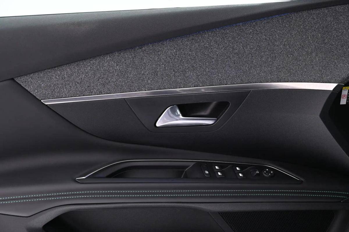 peugeot-3008-2023-gasolina-1199cc