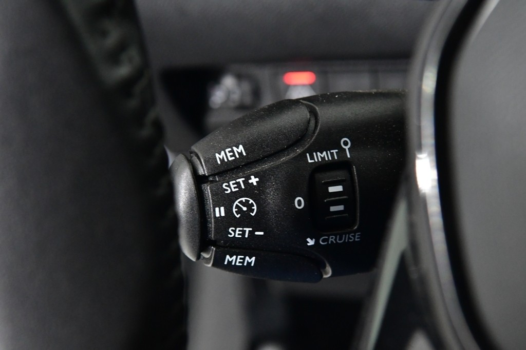 peugeot-208-2022-gasolina-0cc