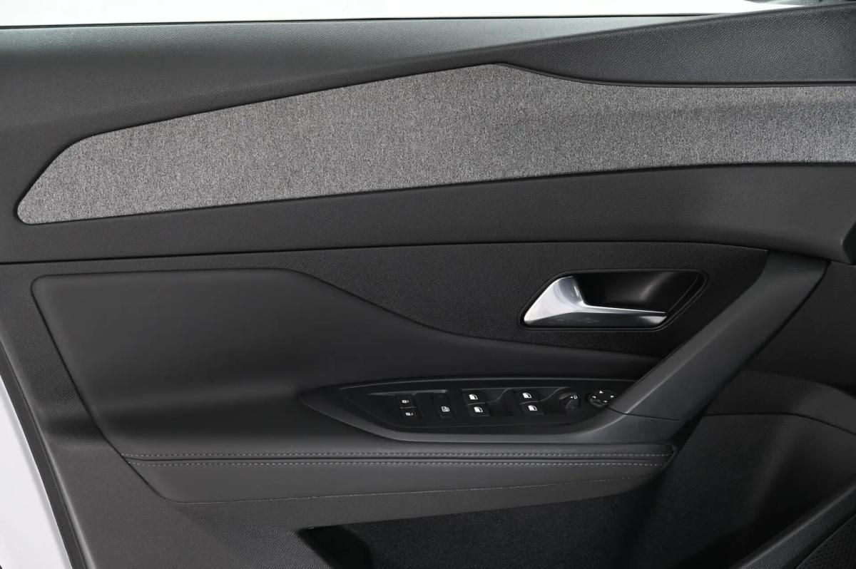 peugeot-308-sw-2024-hibrido-a-gasolina-1598cc
