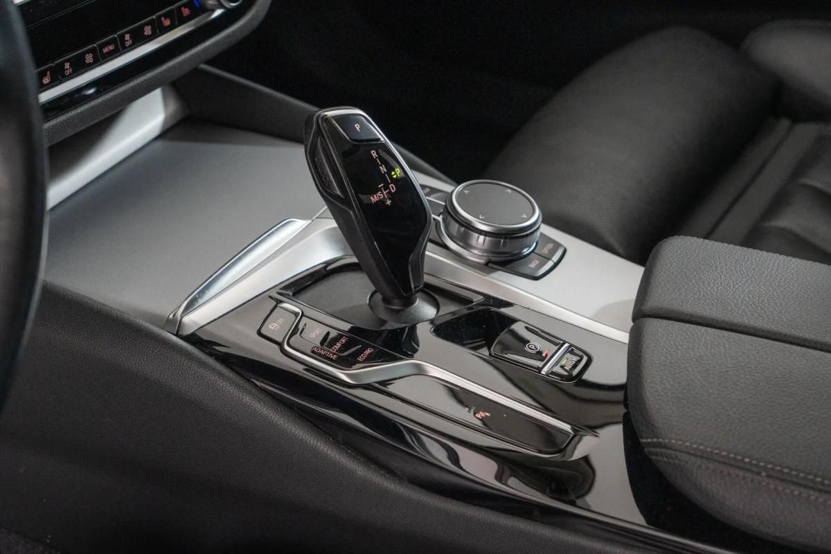 bmw-serie-5-530d-sedan-2023-diesel-2993cc