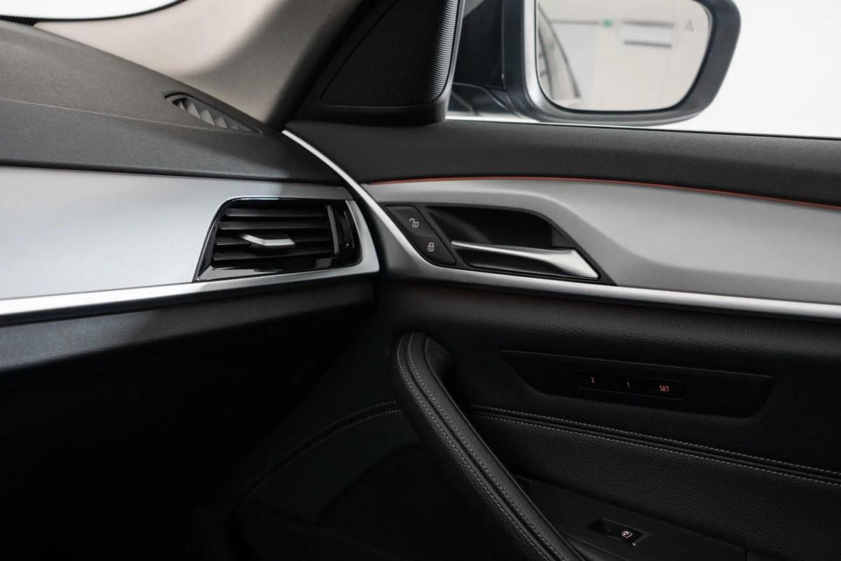 bmw-serie-5-530d-sedan-2023-diesel-2993cc