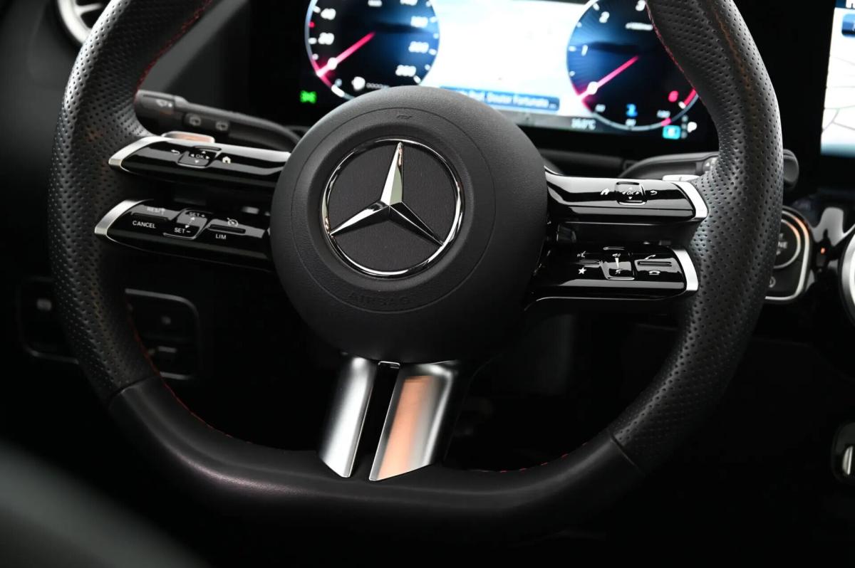 mercedes-benz-gla-200-2025-diesel-1950cc