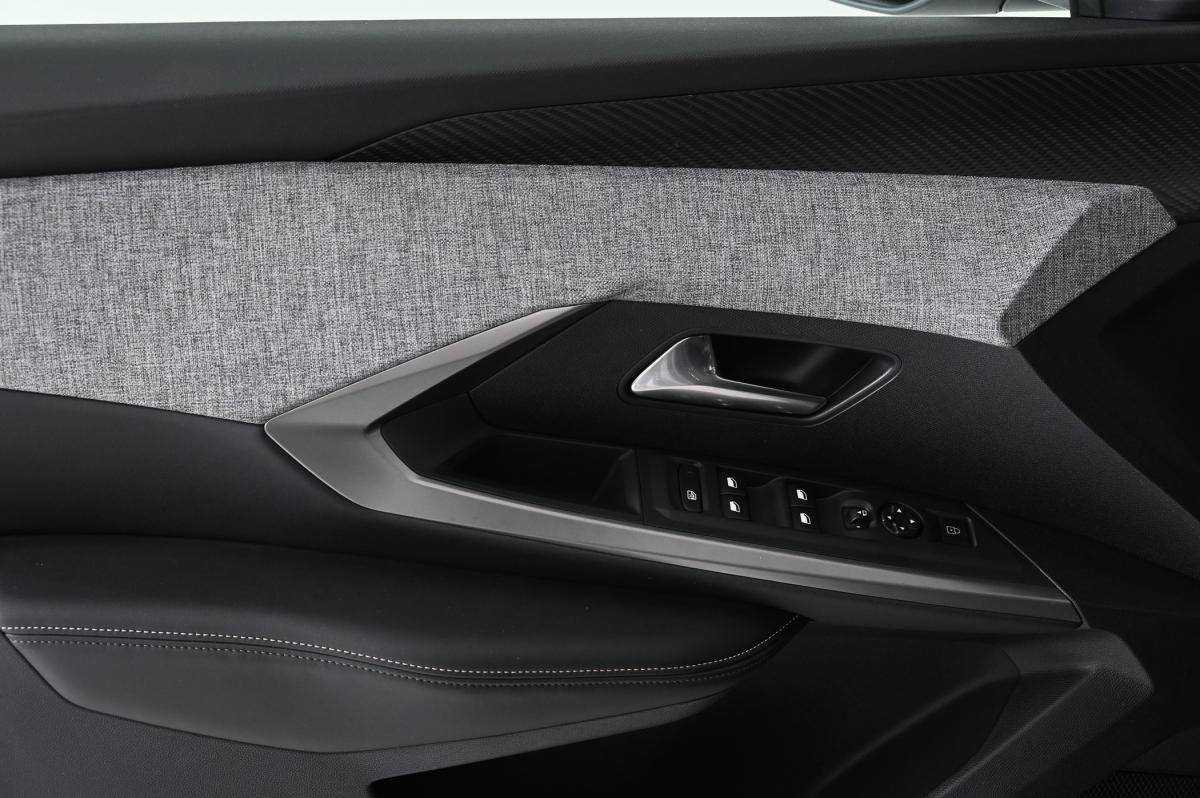 peugeot-5008-2025-gasolina-1199cc