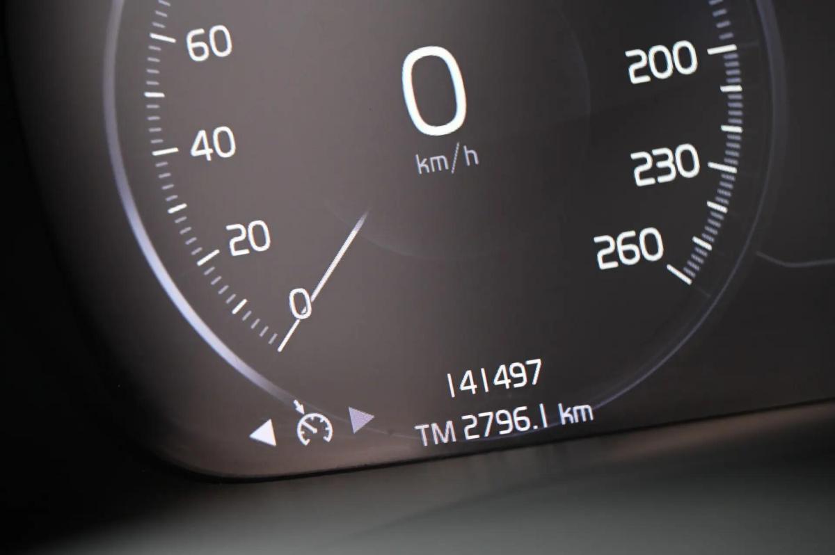 volvo-xc40-2018-diesel-1969cc