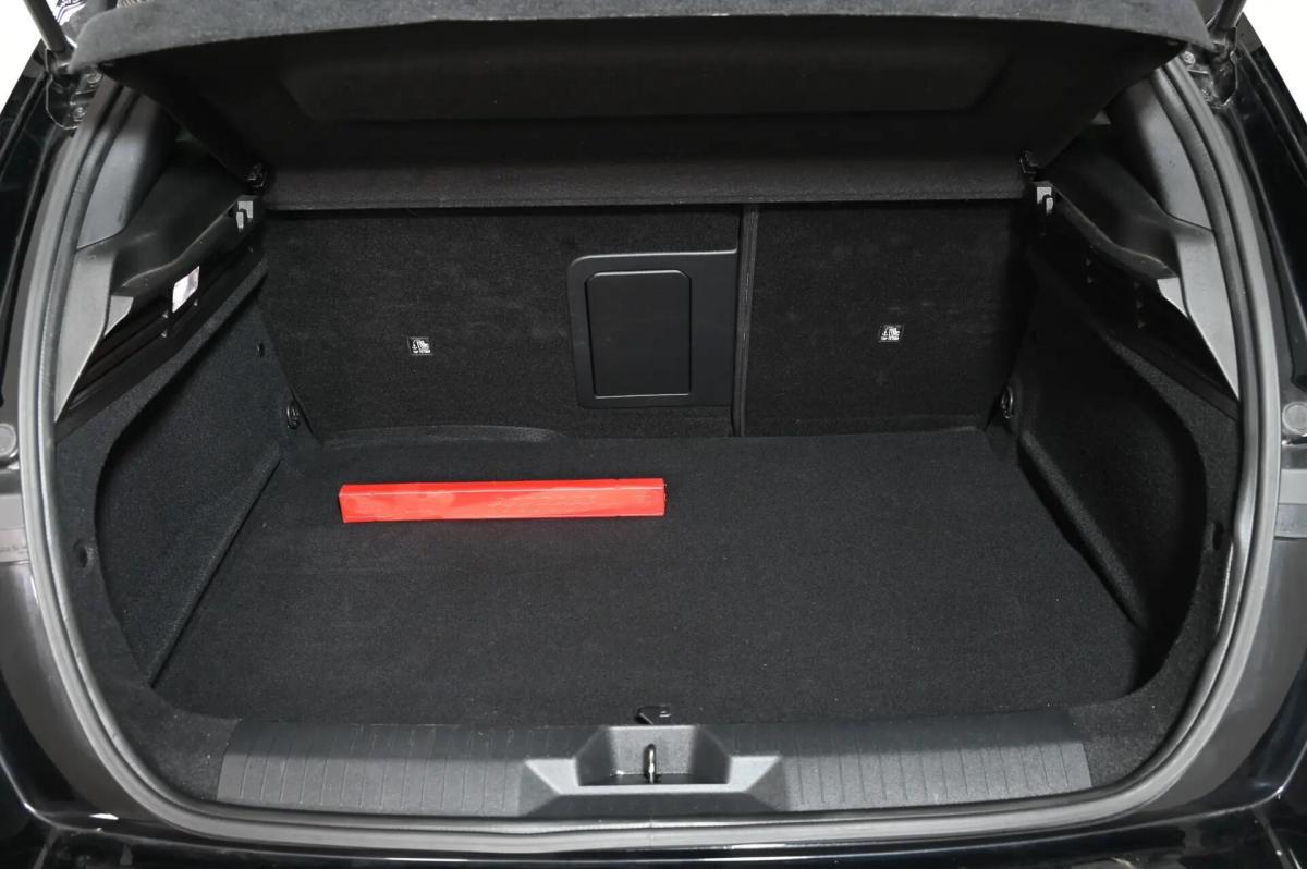 opel-astra-2024-hibrido-a-gasolina-1598cc