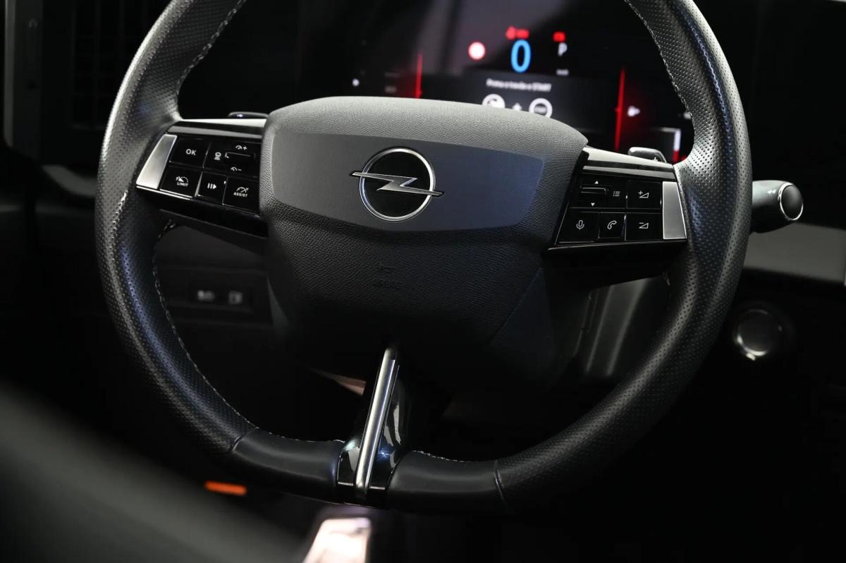 opel-astra-2024-hibrido-a-gasolina-1598cc