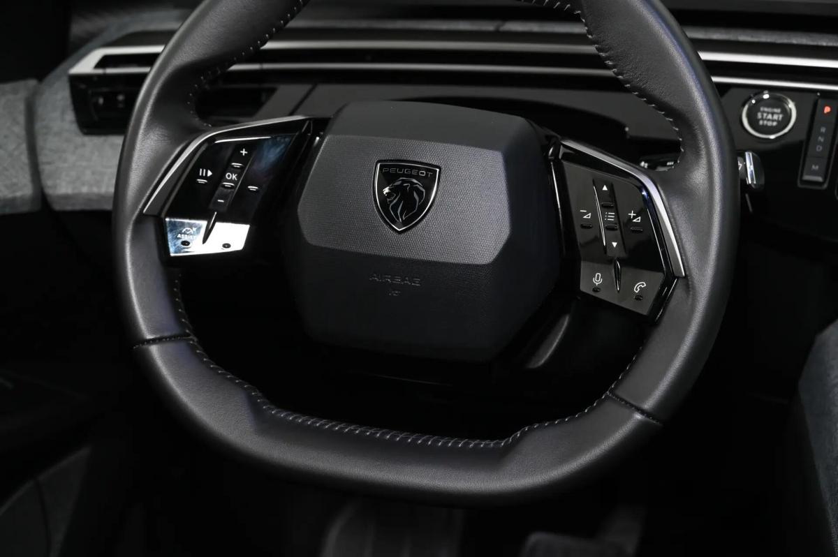 peugeot-5008-2025-gasolina-1199cc