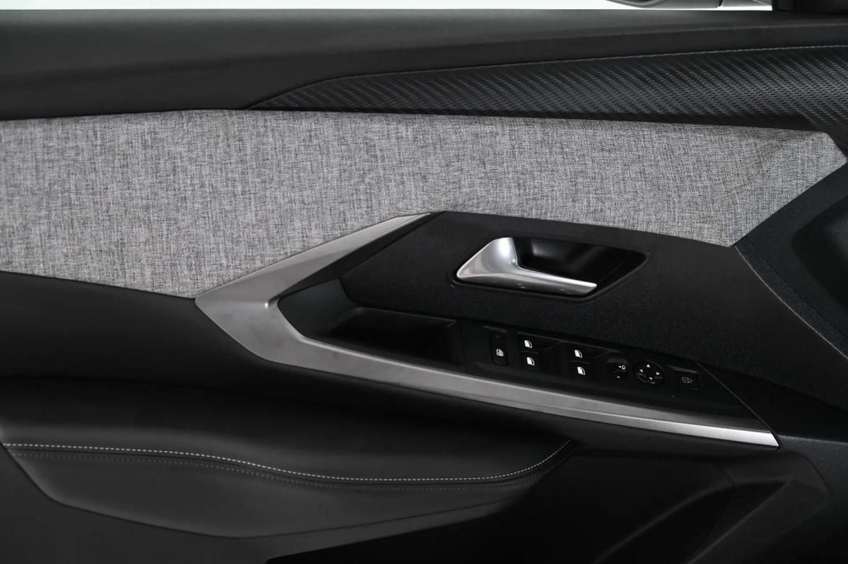 peugeot-5008-2025-gasolina-1199cc