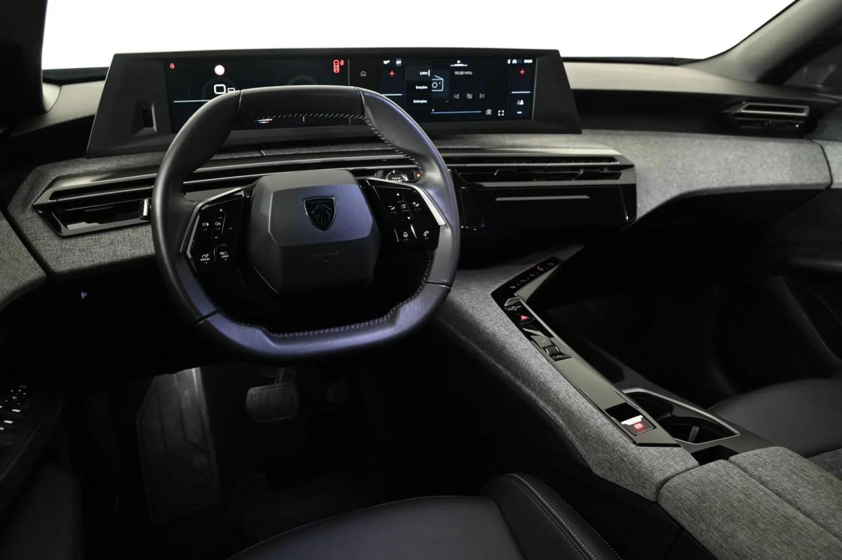 peugeot-5008-2025-gasolina-1199cc