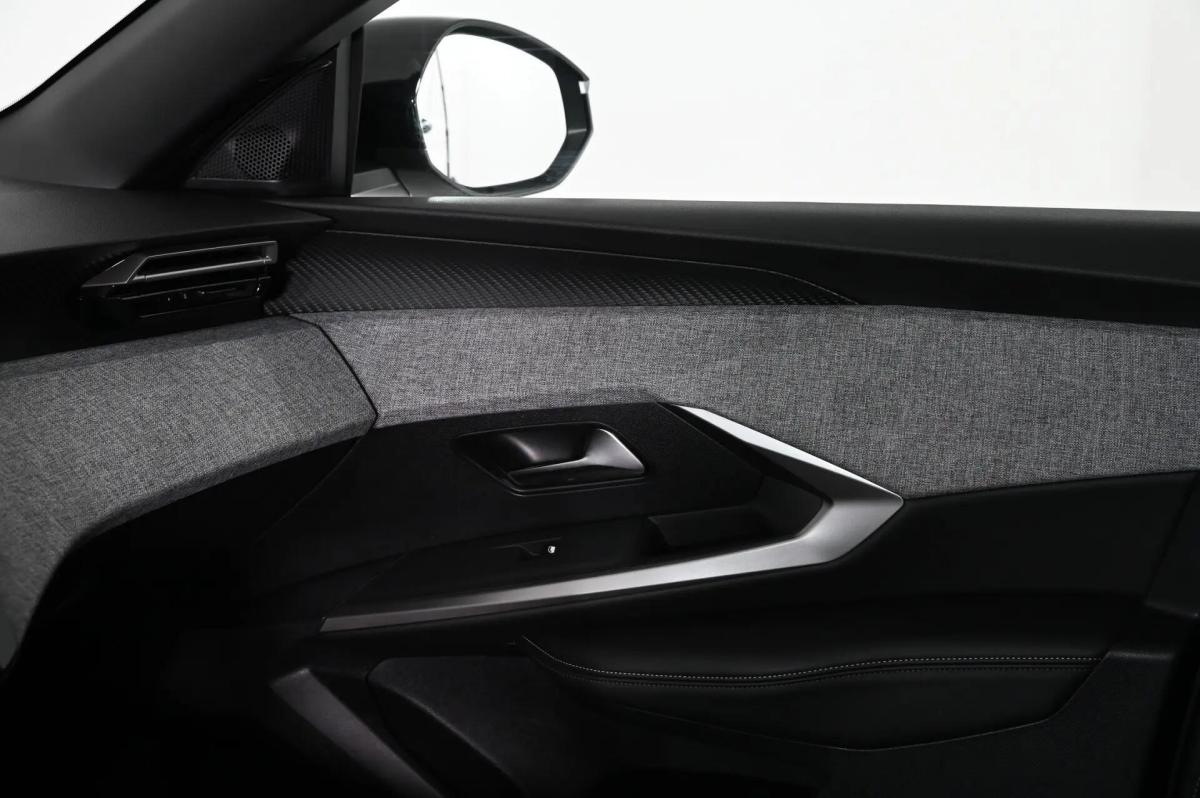 peugeot-5008-2025-gasolina-1199cc
