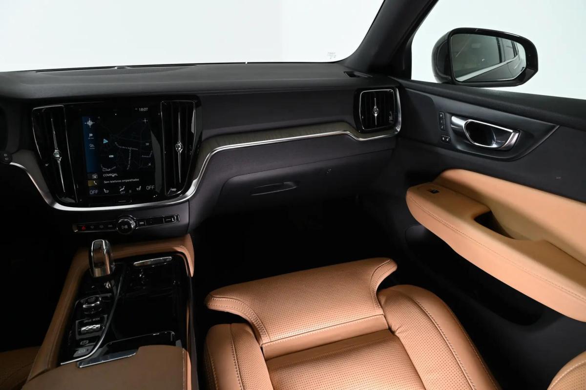 volvo-v60-2019-hibrido-a-gasolina-1969cc