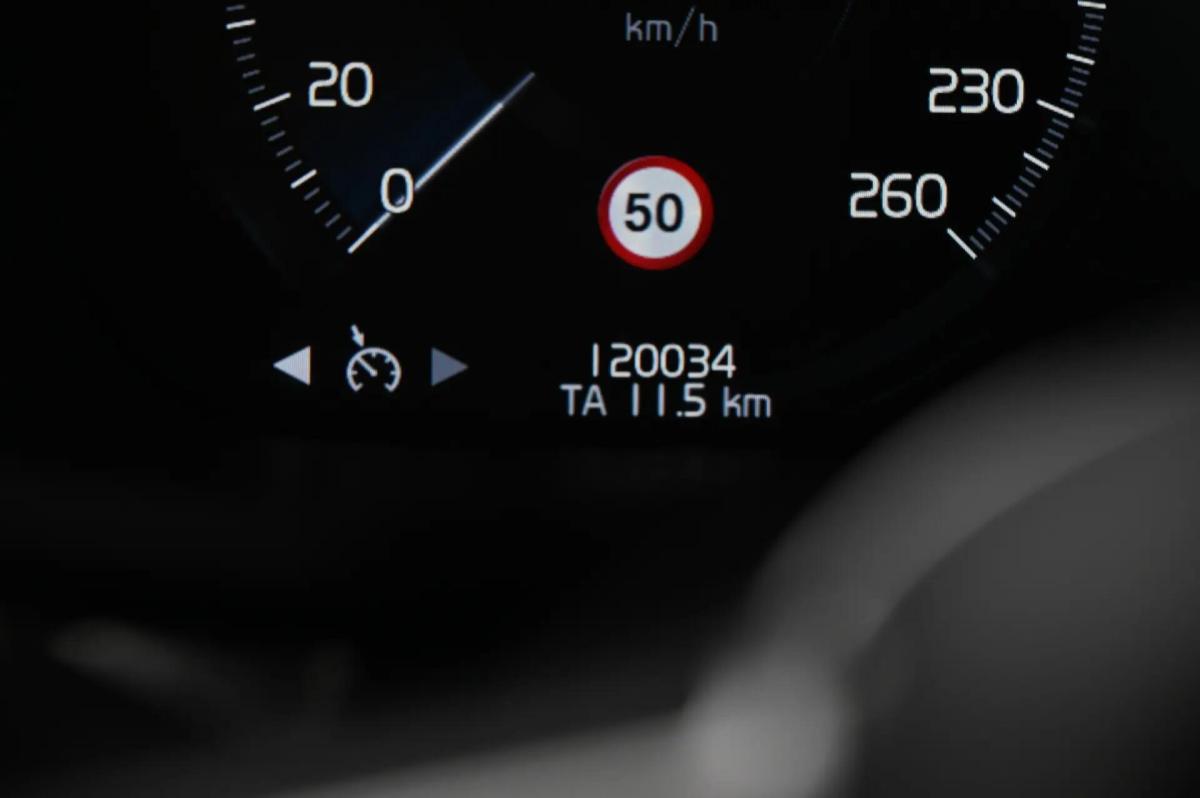 volvo-v60-2019-hibrido-a-gasolina-1969cc