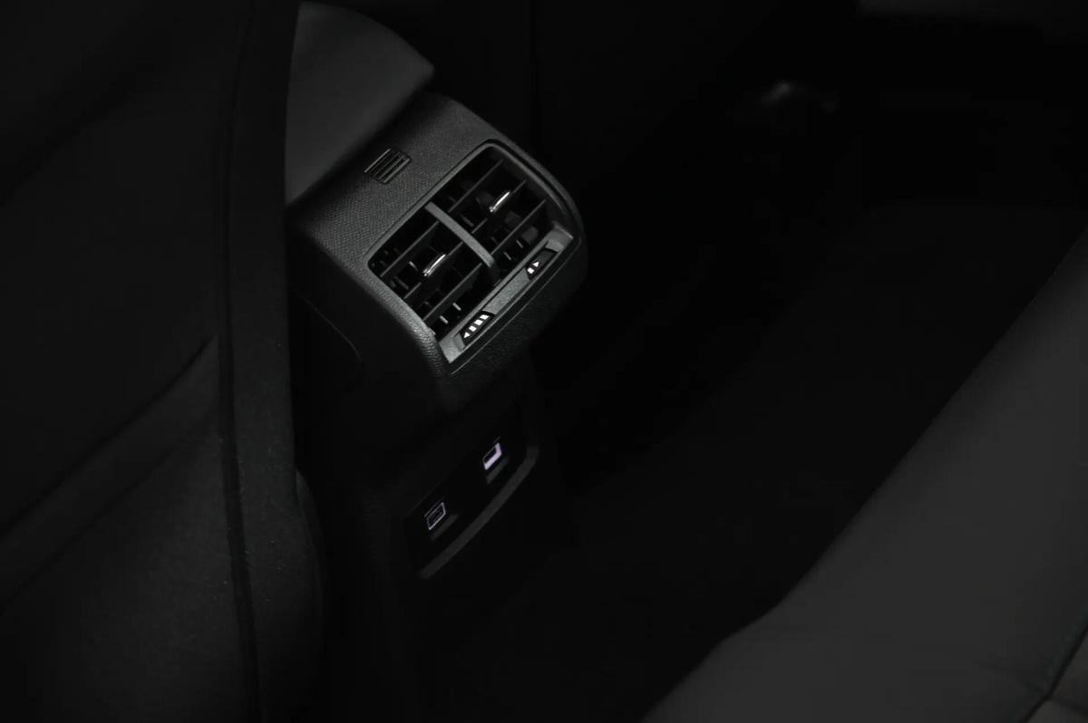 citroen-e-c4-2023-eletrico-0cc