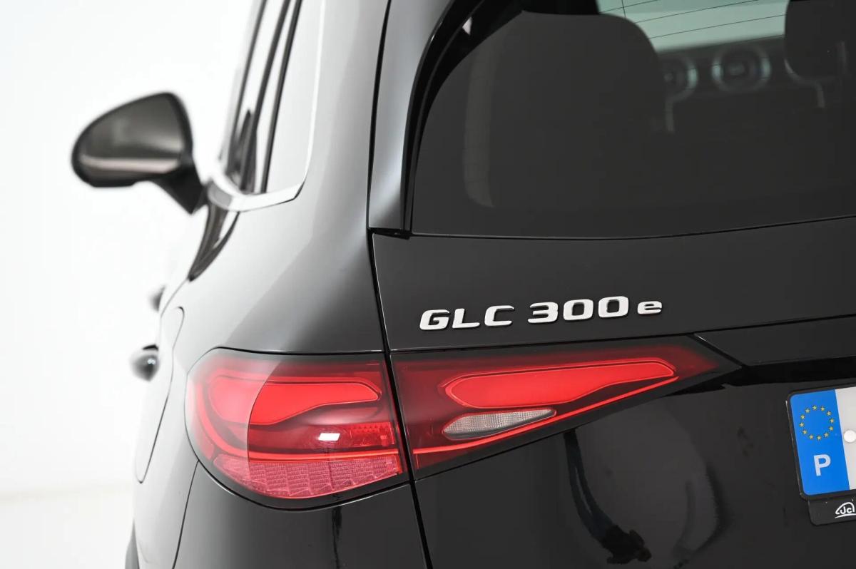 mercedes-benz-glc-300-e-4matic-2023-hibrido-a-gasolina-1999cc