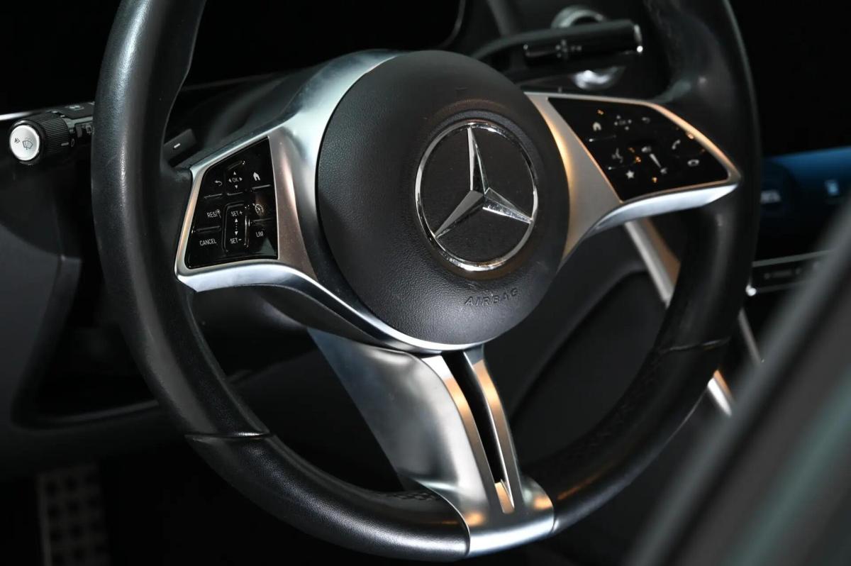 mercedes-benz-glc-300-e-4matic-2023-hibrido-a-gasolina-1999cc