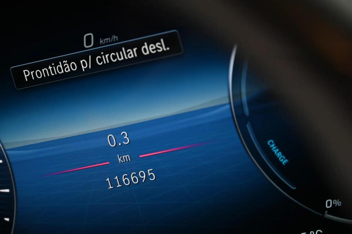 mercedes-benz-glc-300-e-4matic-2023-hibrido-a-gasolina-1999cc