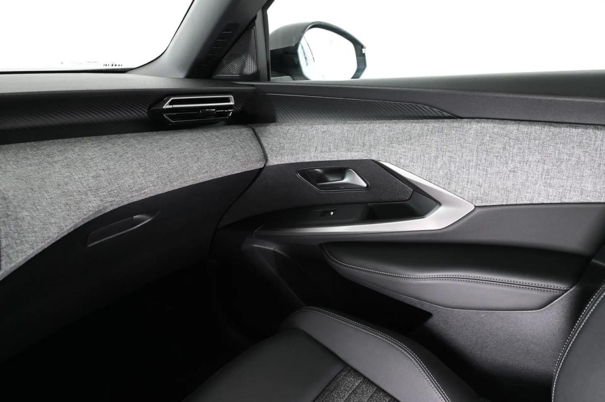 peugeot-5008-2025-gasolina-1199cc