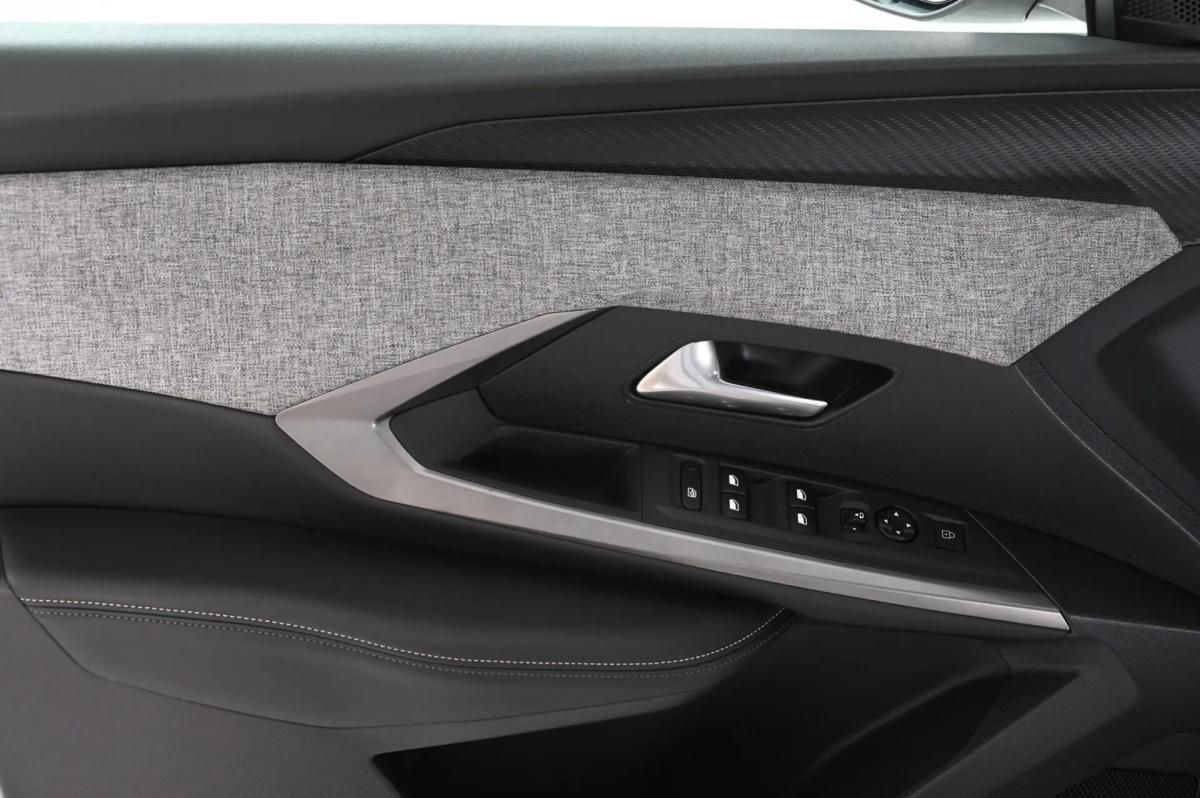 peugeot-5008-2025-gasolina-1199cc