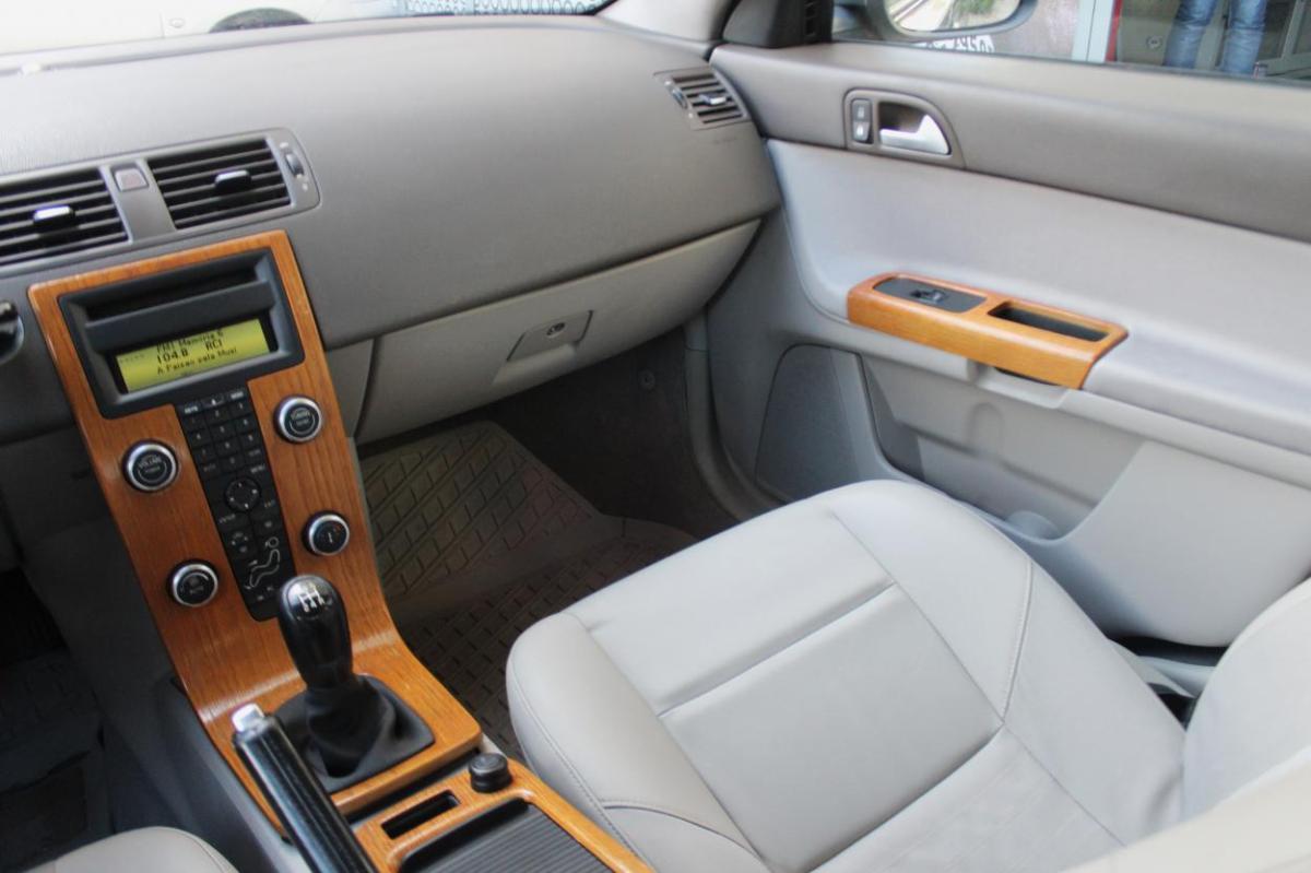 volvo-v50-2008-diesel-1560cc