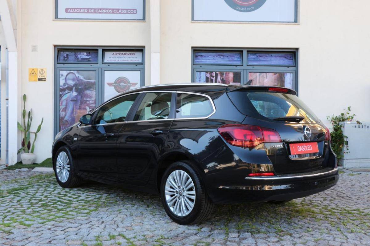 opel-astra-sport-tourer-2015-diesel-1598cc