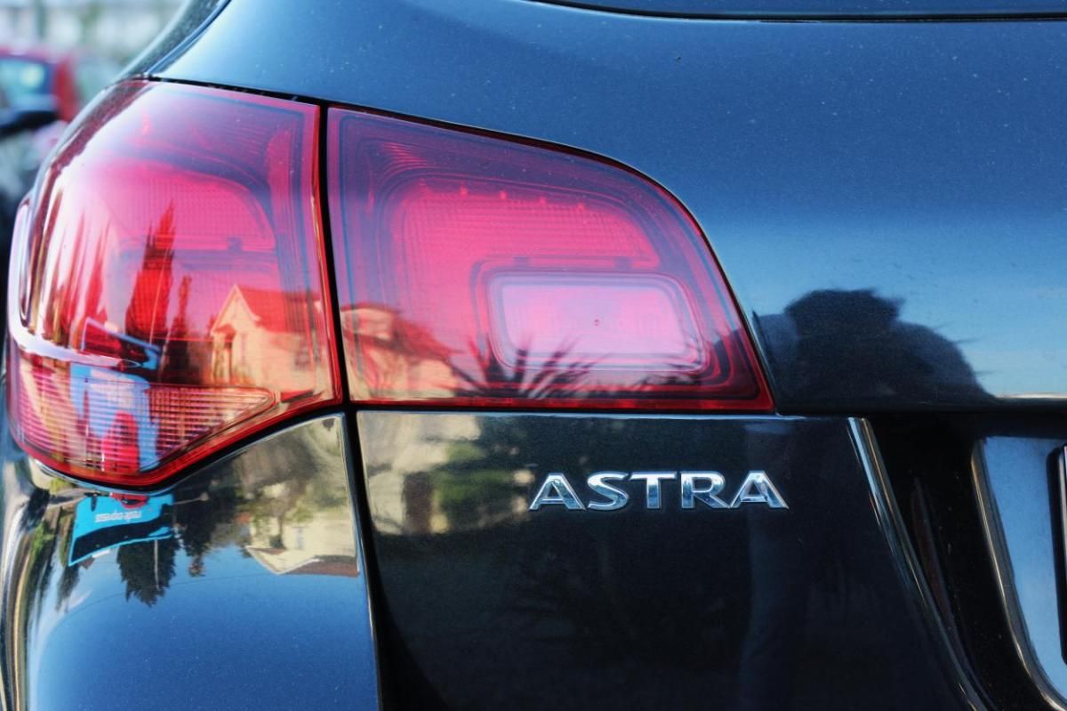 opel-astra-sport-tourer-2015-diesel-1598cc