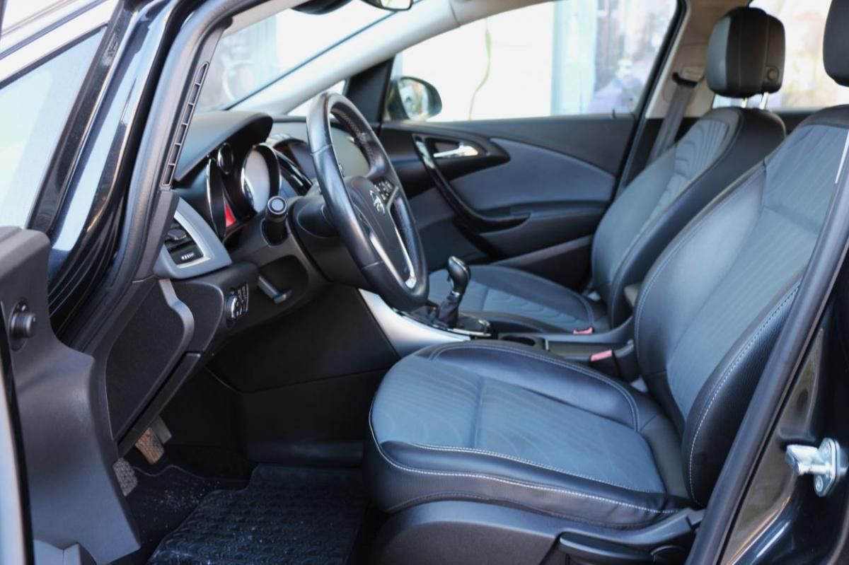 opel-astra-sport-tourer-2015-diesel-1598cc