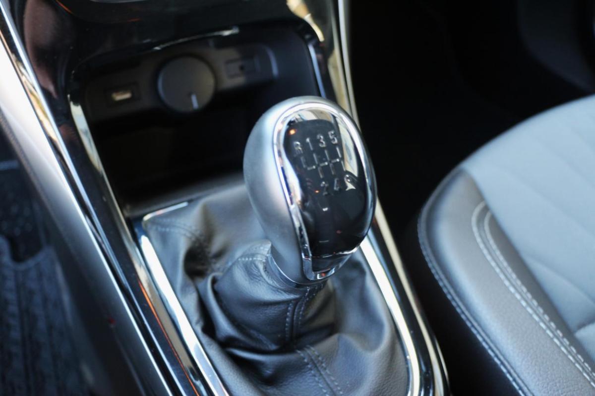 opel-astra-sport-tourer-2015-diesel-1598cc
