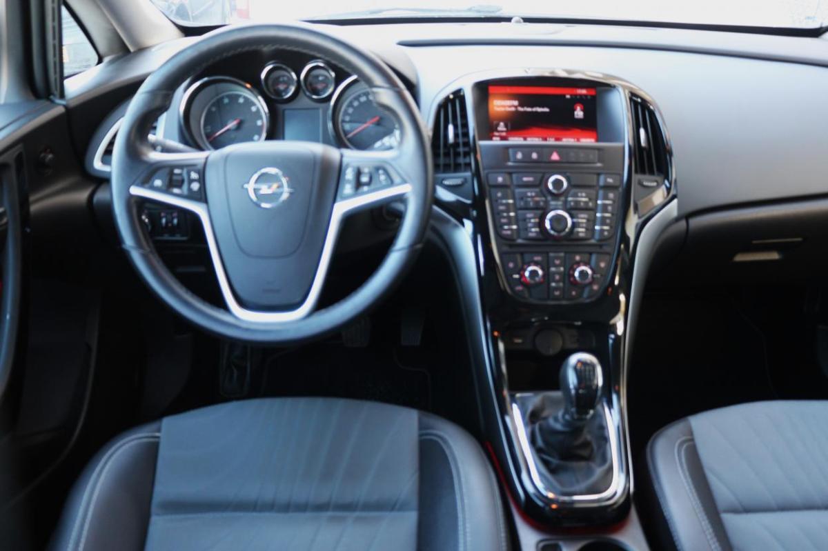 opel-astra-sport-tourer-2015-diesel-1598cc