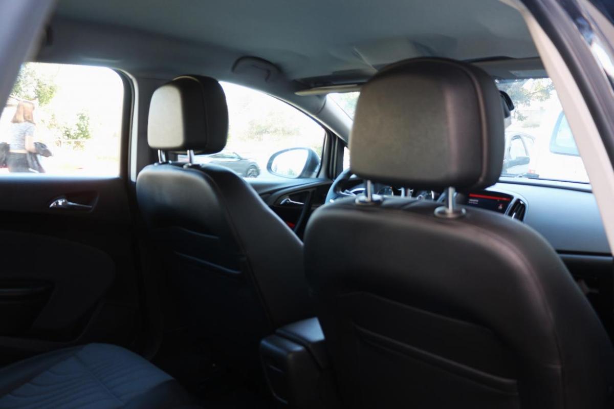 opel-astra-sport-tourer-2015-diesel-1598cc