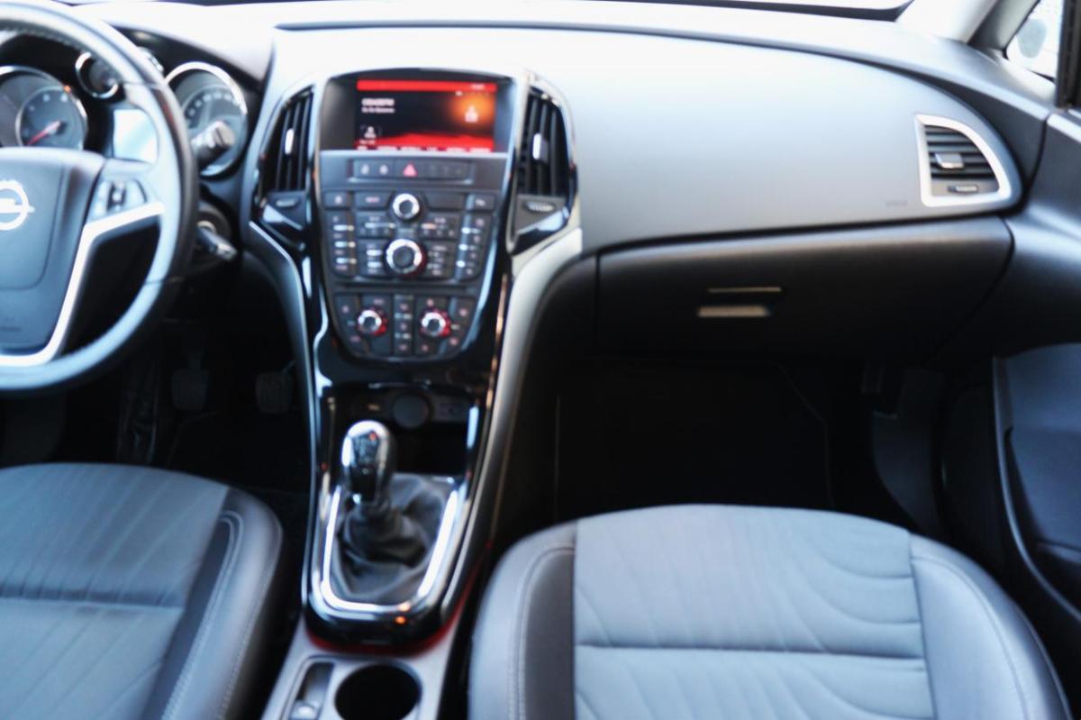 opel-astra-sport-tourer-2015-diesel-1598cc