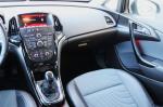 opel-astra-sport-tourer-2015-diesel-1598cc