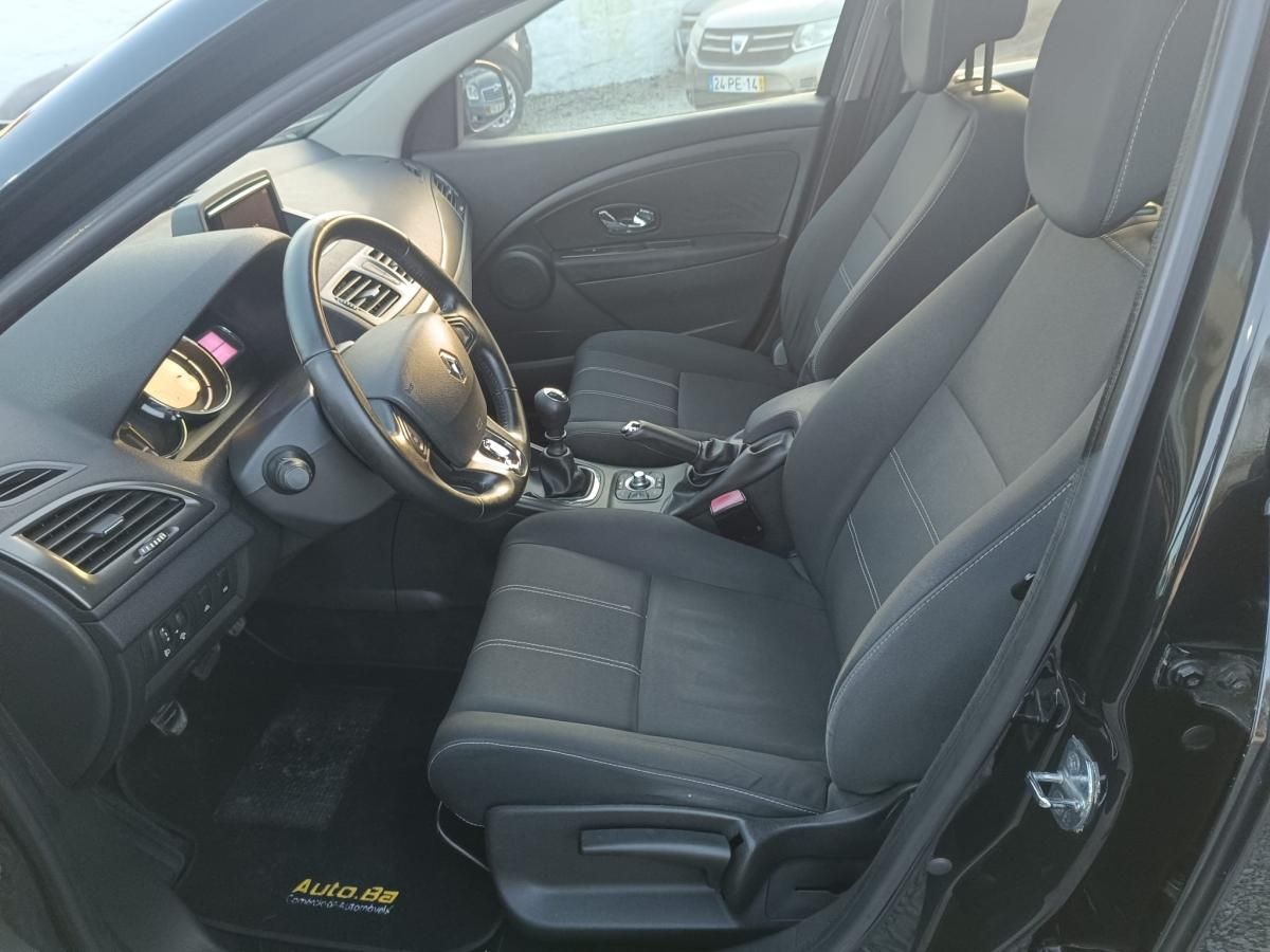 renault-megane-sport-tourer-2014-diesel-1461cc