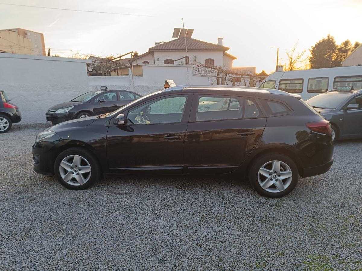 renault-megane-sport-tourer-2014-diesel-1461cc