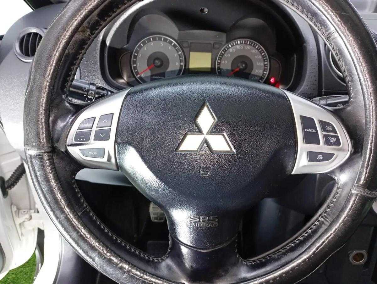 mitsubishi-colt-2009-gasolina-1332cc