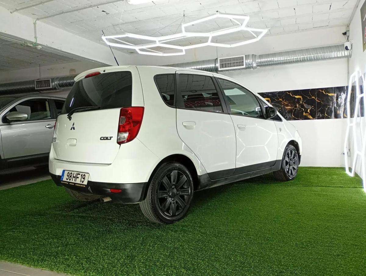 mitsubishi-colt-2009-gasolina-1332cc