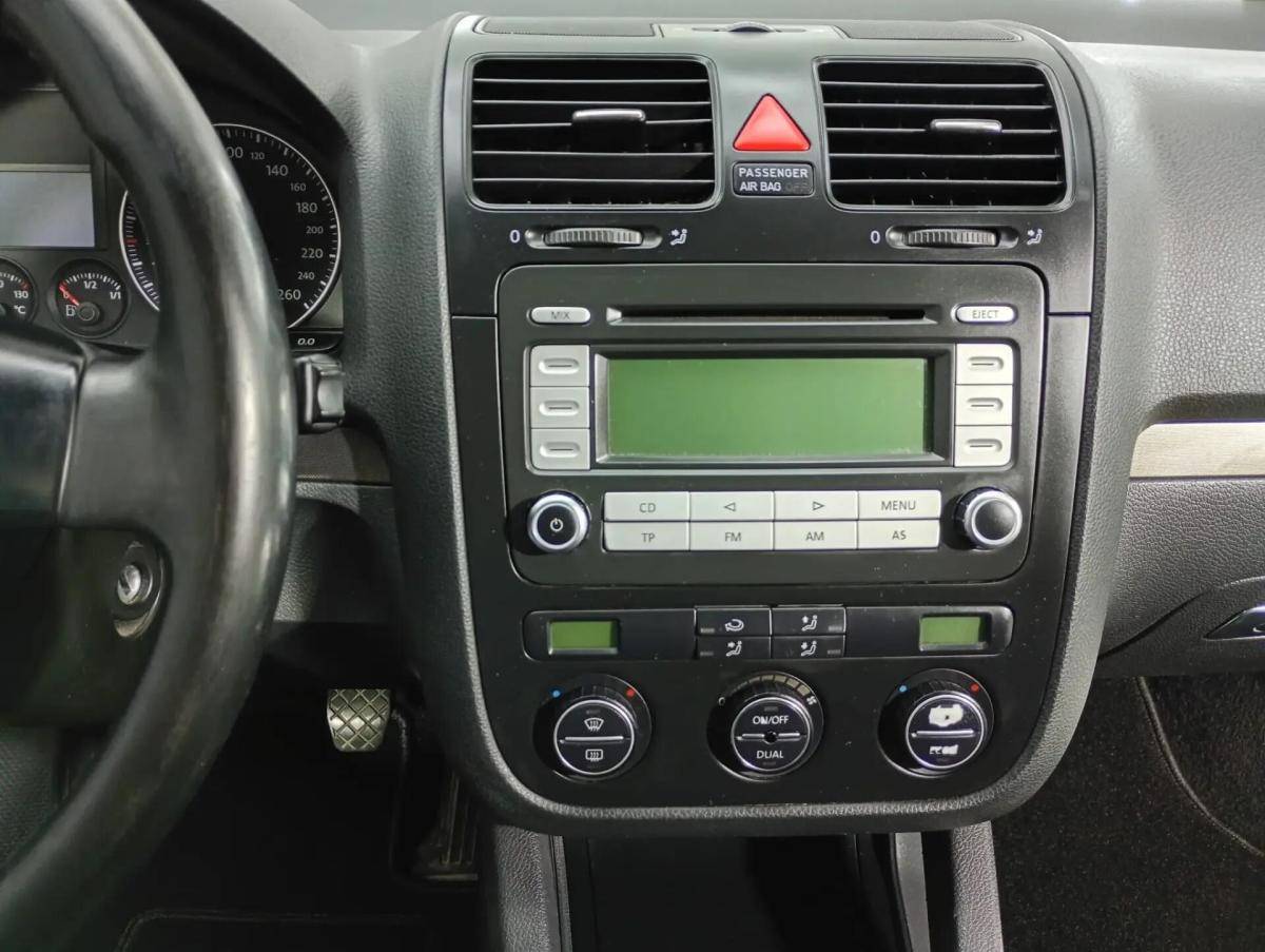 volkswagen-golf-2007-diesel-1896cc