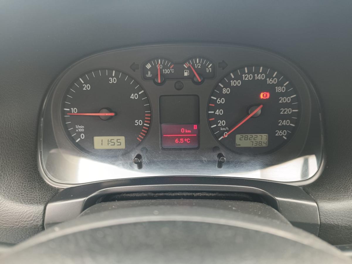 volkswagen-golf-variant-2002-diesel-1896cc