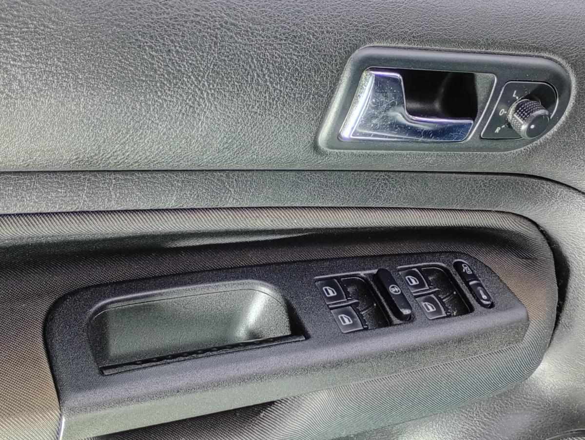 volkswagen-golf-variant-2002-diesel-1896cc