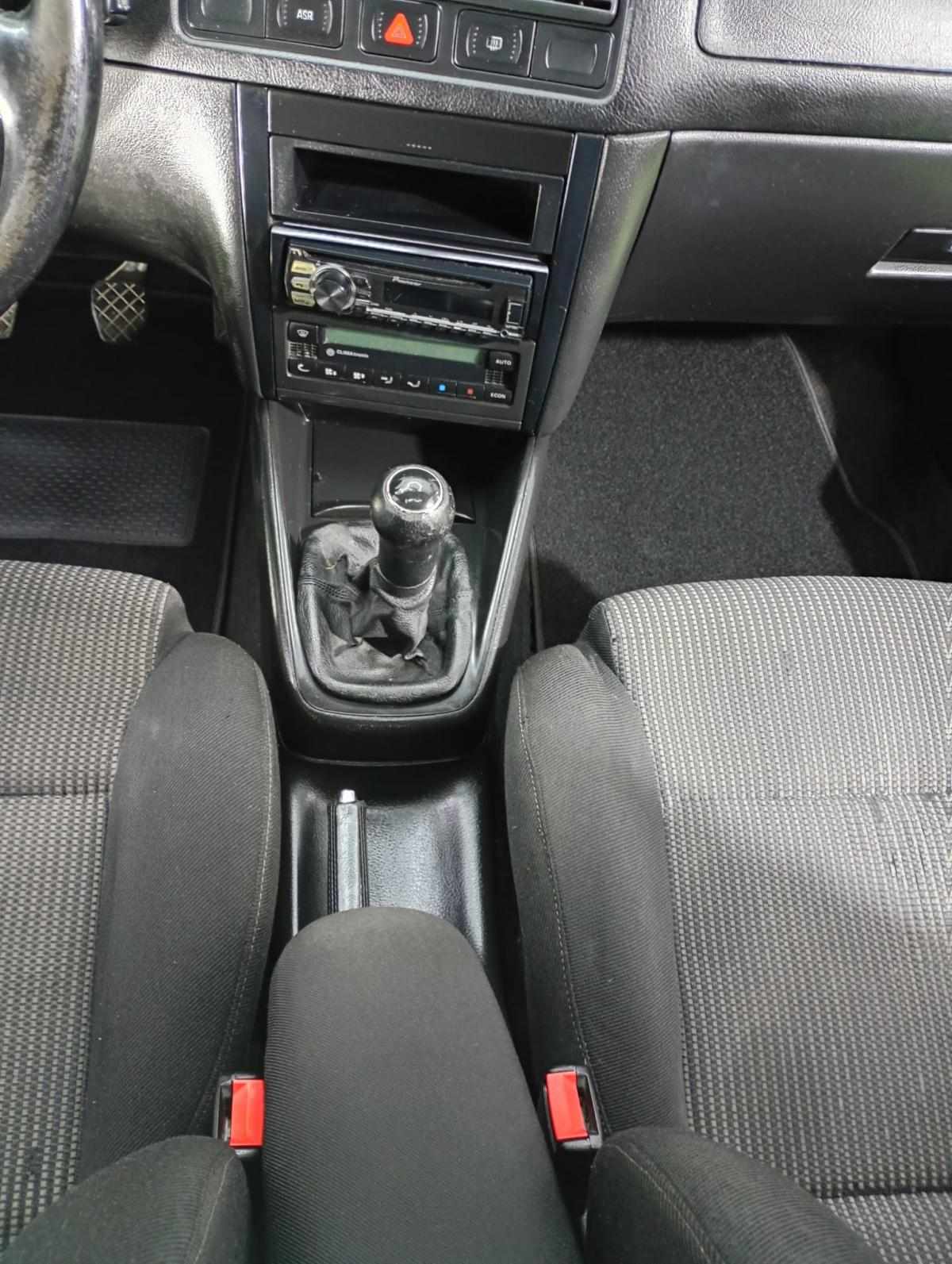volkswagen-golf-variant-2002-diesel-1896cc