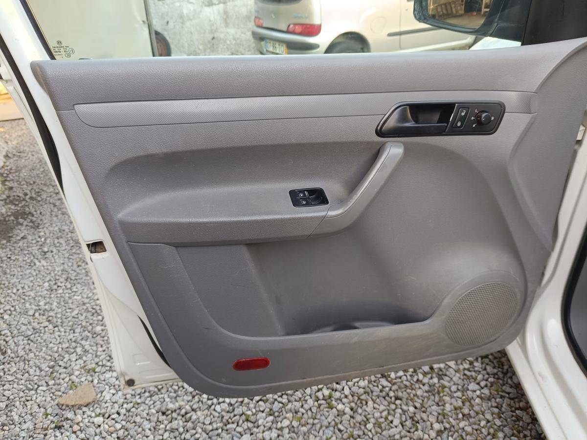 volkswagen-caddy-2007-diesel-1896cc